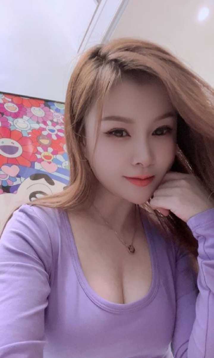 白云丰满大白兔娜娜小姐姐