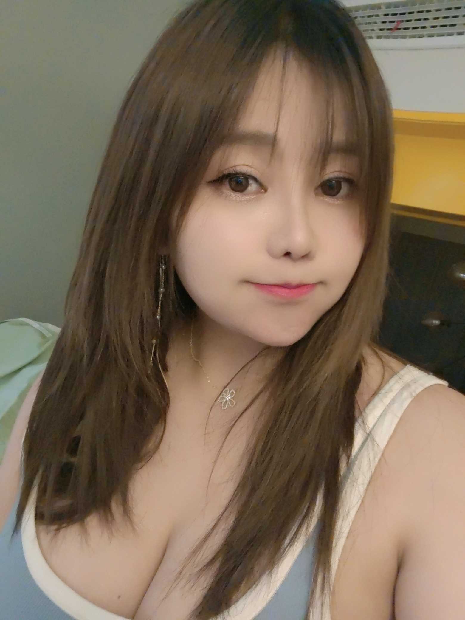 胸很大的一个妹子