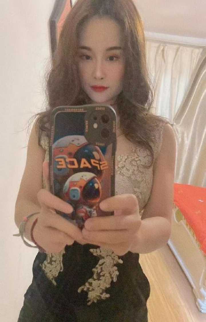 性感丰满大胸美女