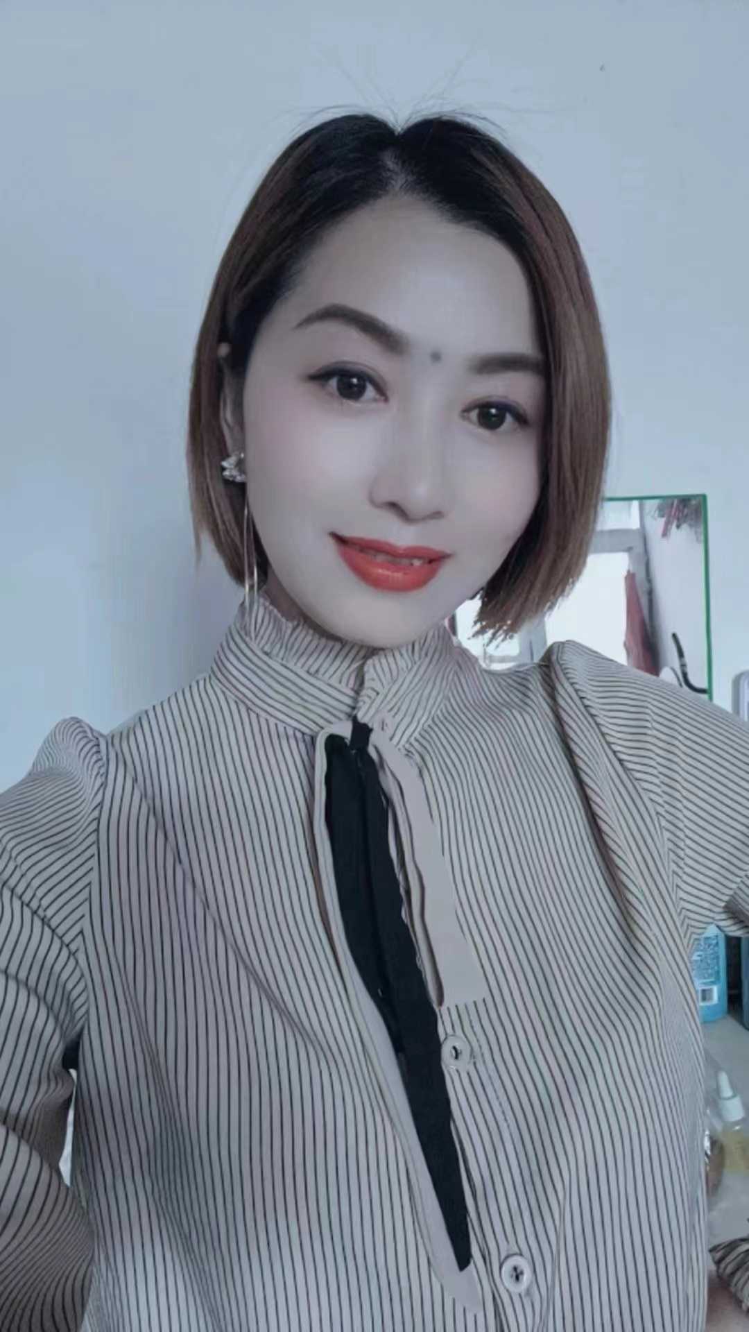 体验气质少妇干出白浆