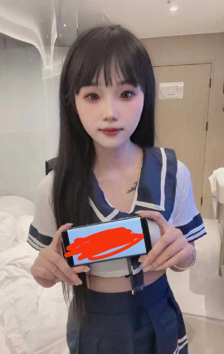 蜜桃臀小美女思思