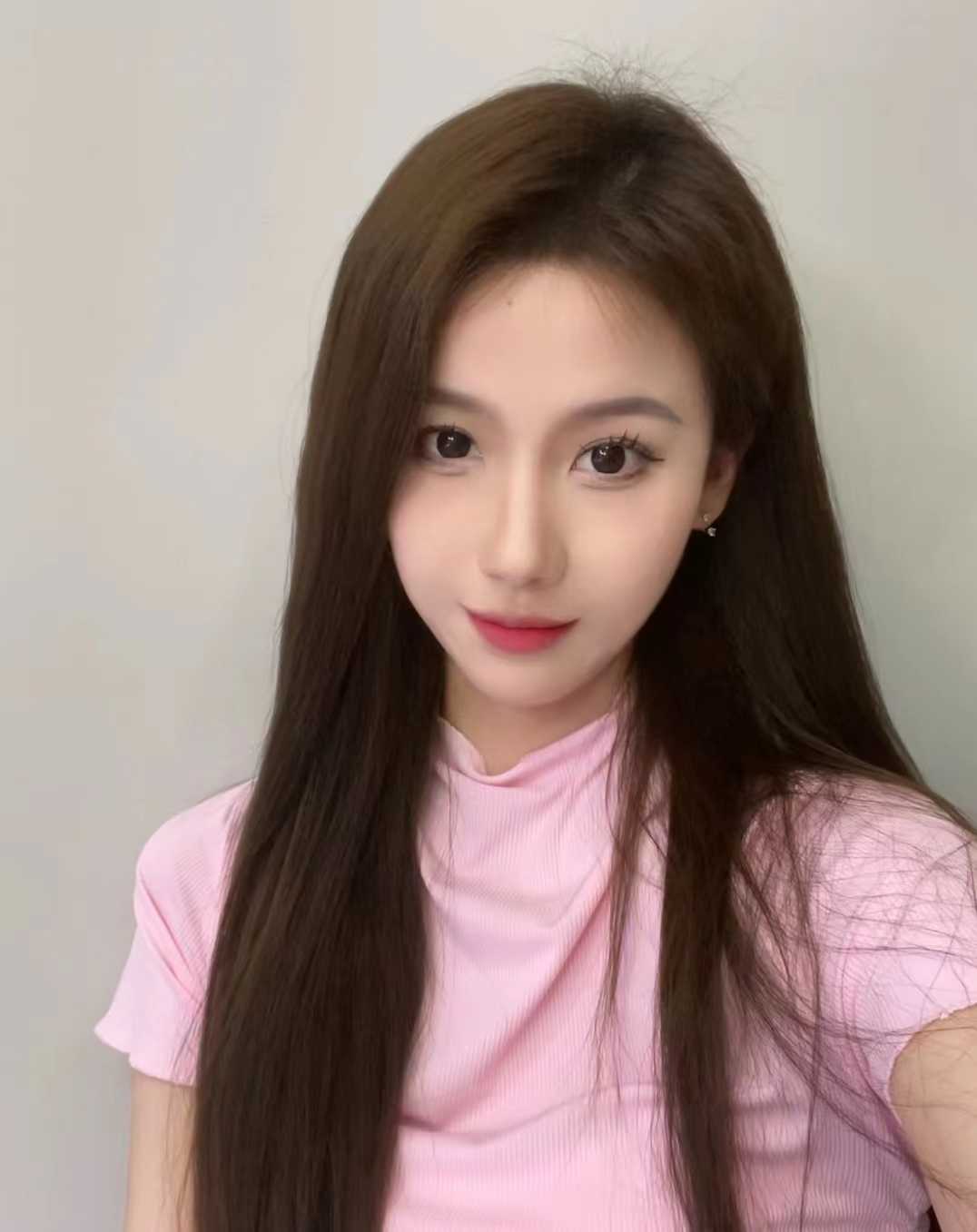 很有御姐风的美女