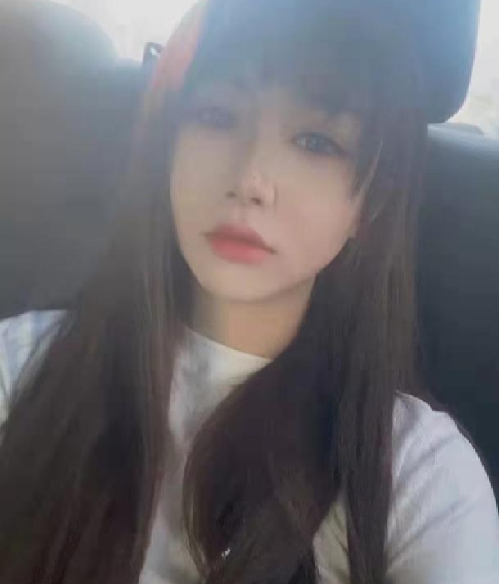 绿地云尚漂亮小姐姐