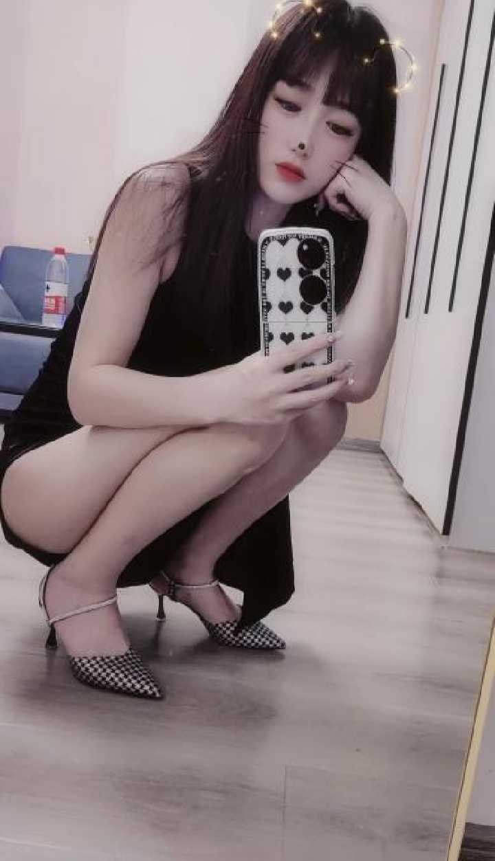 江宁性感高挑美女