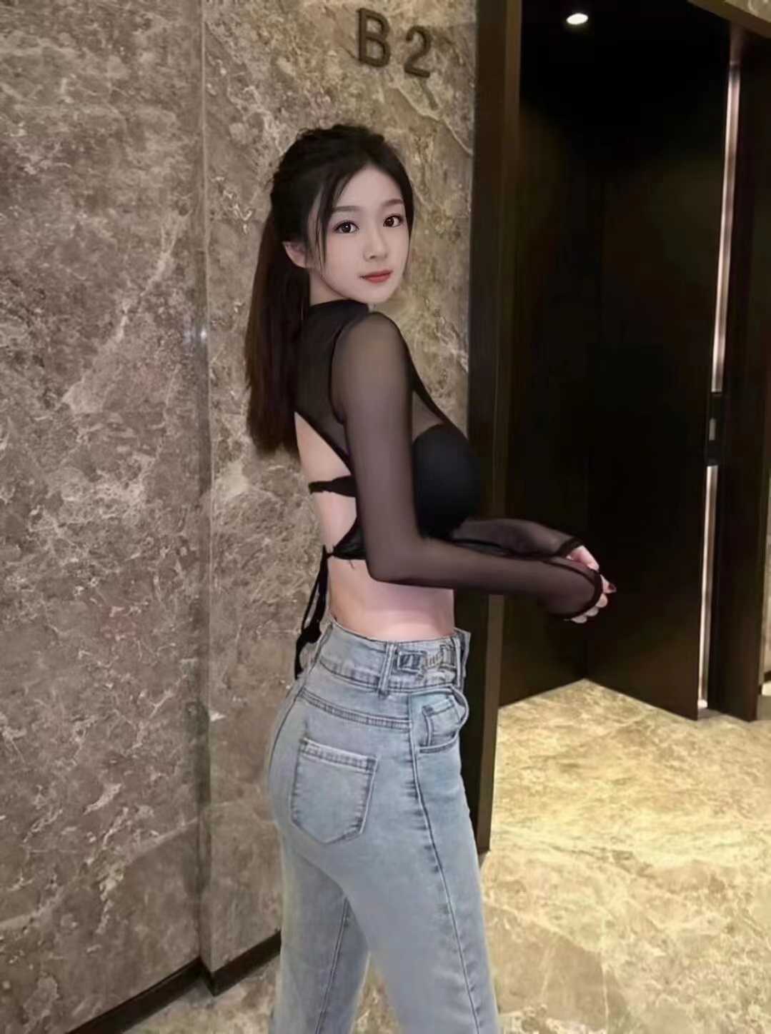 身材好有颜值的妹子