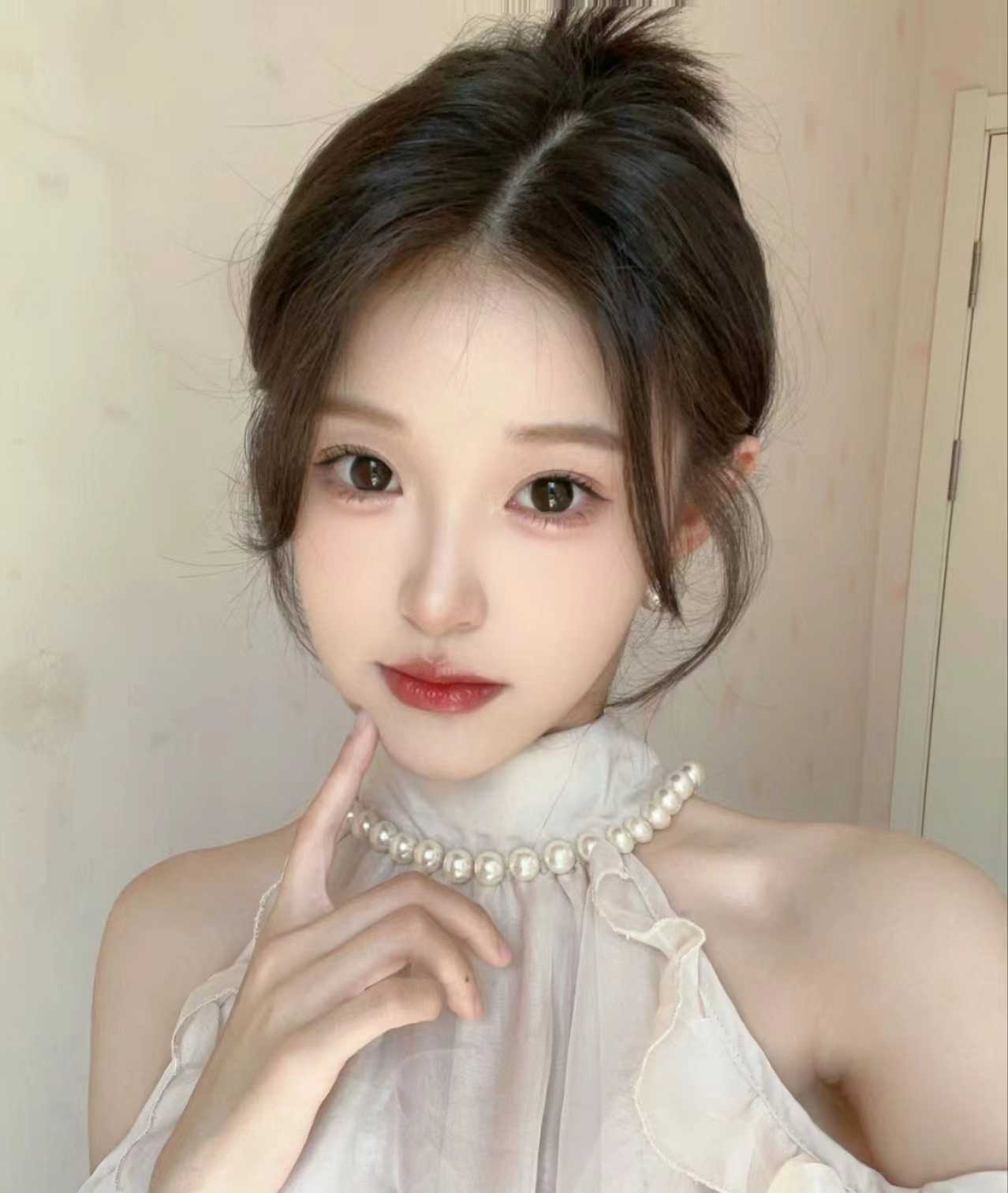 年轻美丽的小姐姐