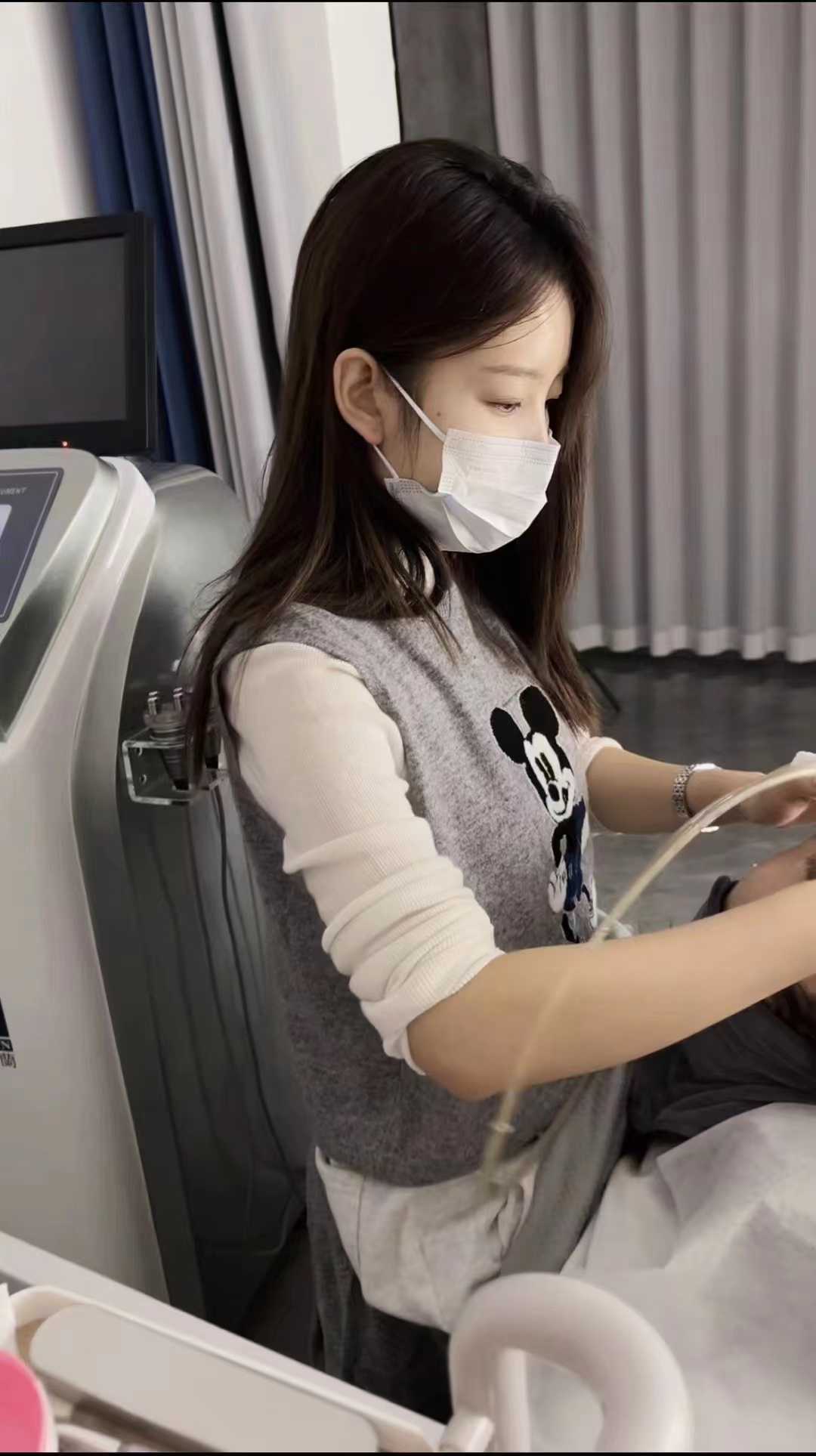 年轻有颜的小姐姐