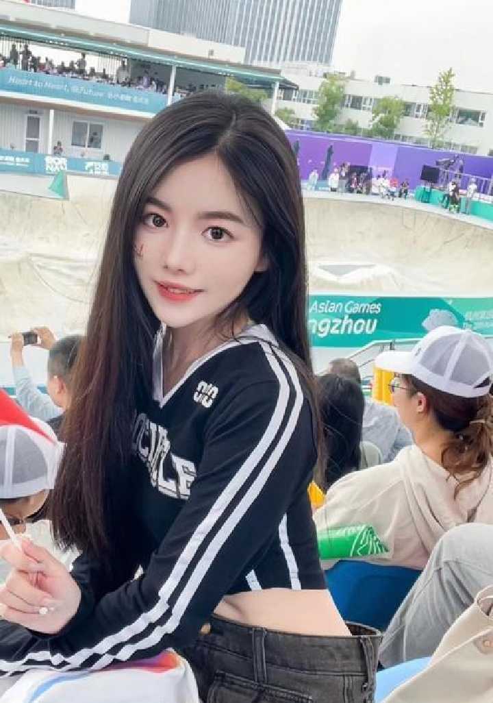 罗湖粉嫩甜美的薇薇