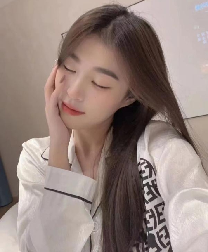 新街口清新大眼美女