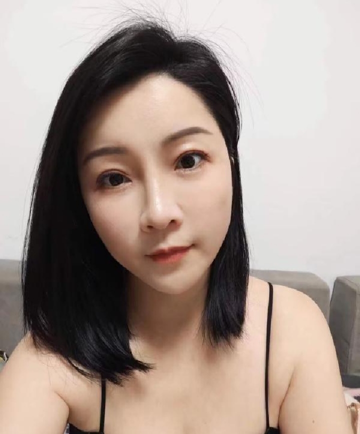 东站气质美女米粒