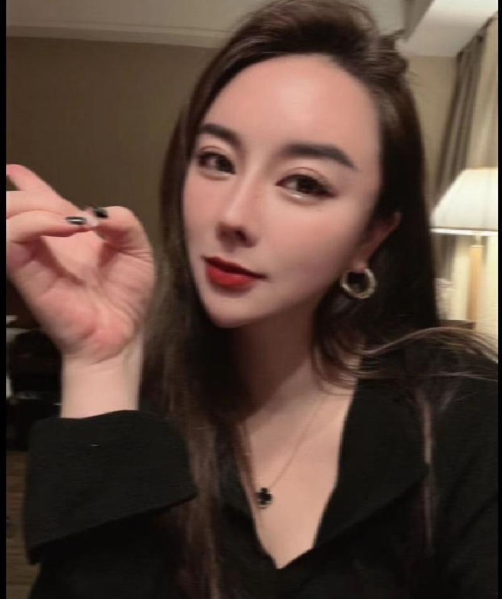 中山翘臀大波健身老师