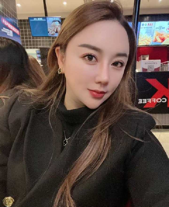 中山翘臀大波健身老师