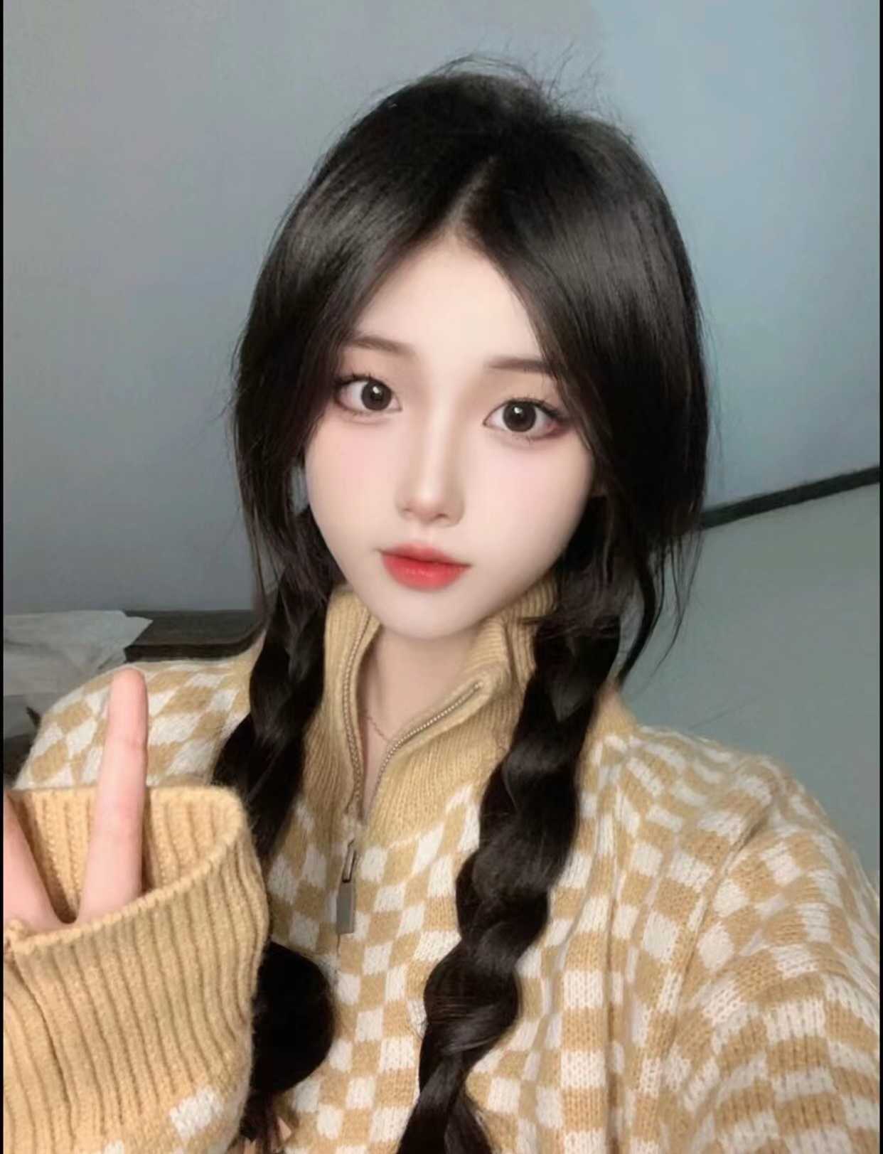 年轻貌美的小姐姐