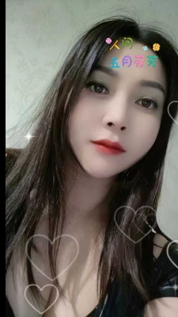 身材颜值都很不错的妹子