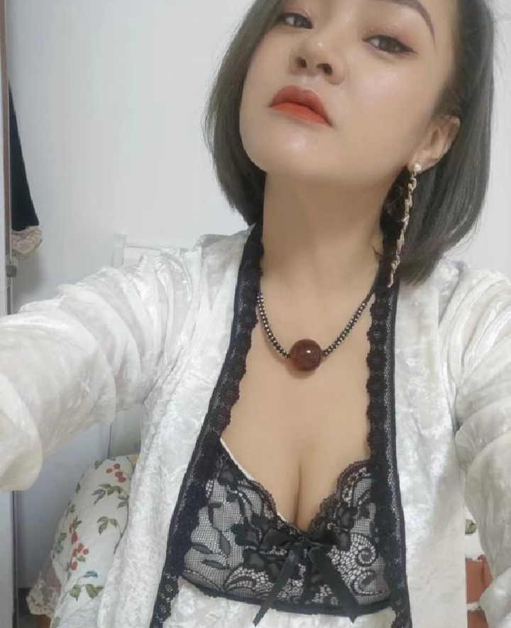 罗湖兼职短发御姐