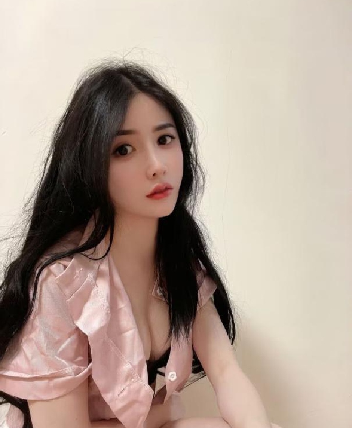 南开粉嫩制服尤物小雨