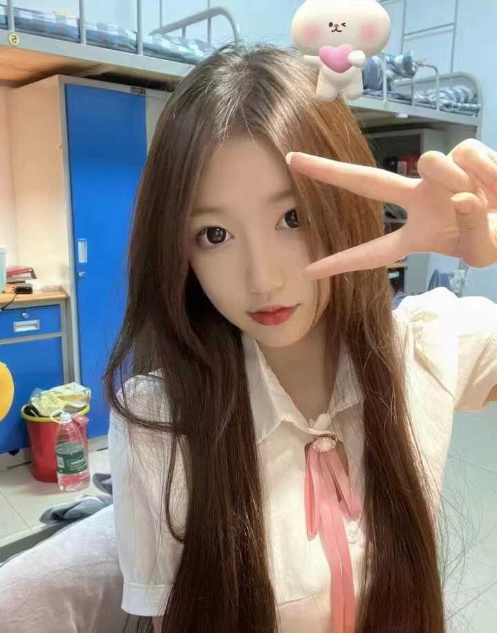 浦东粉嫩小女友漂亮的小柒