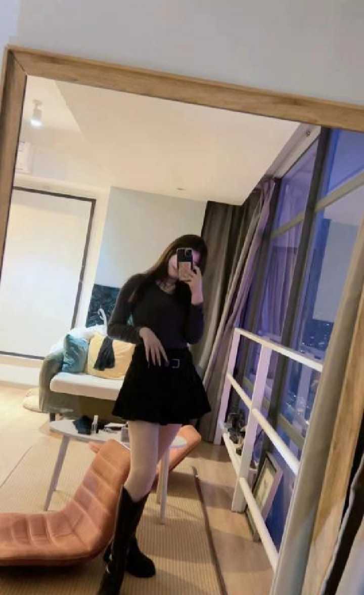 南山粉嫩尤物少女小心儿