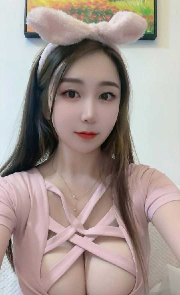 又白又嫩大奶尤物