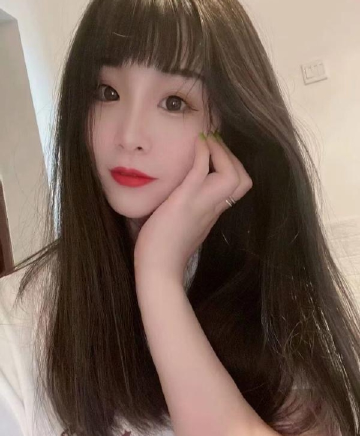 柔嫩乖巧的小女友