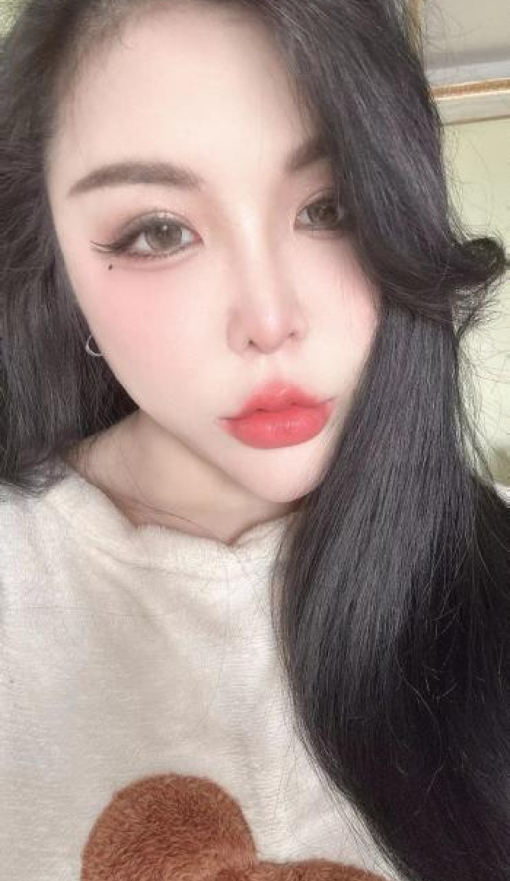 中项巨乳诱惑小野猫