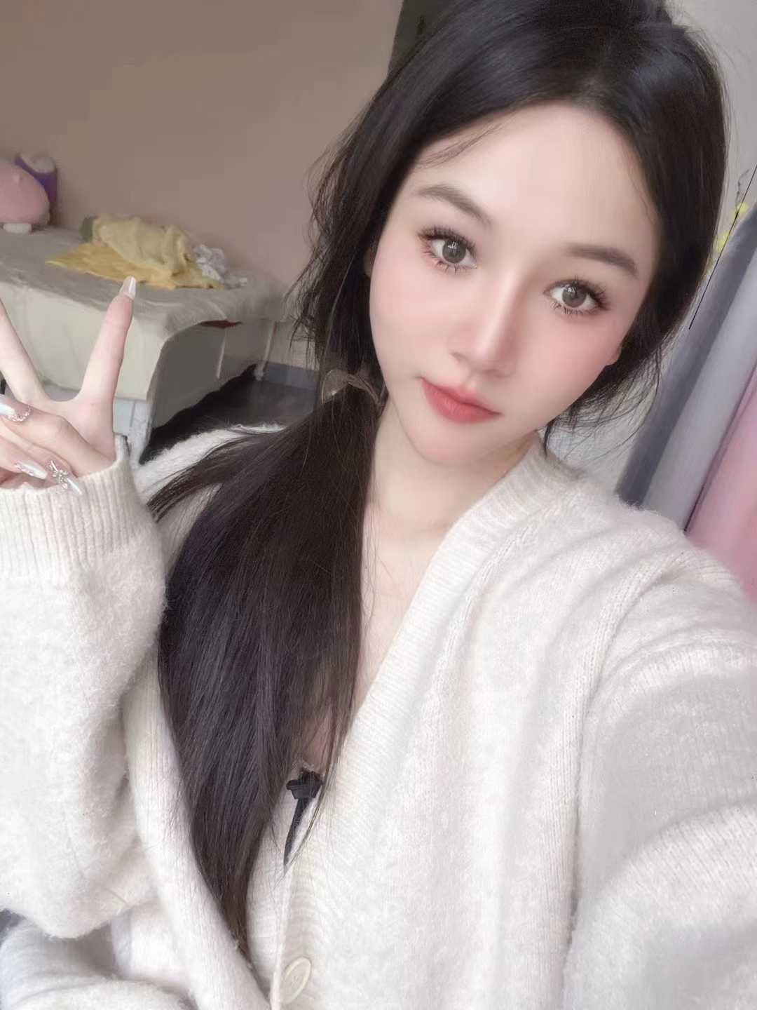 思明区粉嫩小女友文文