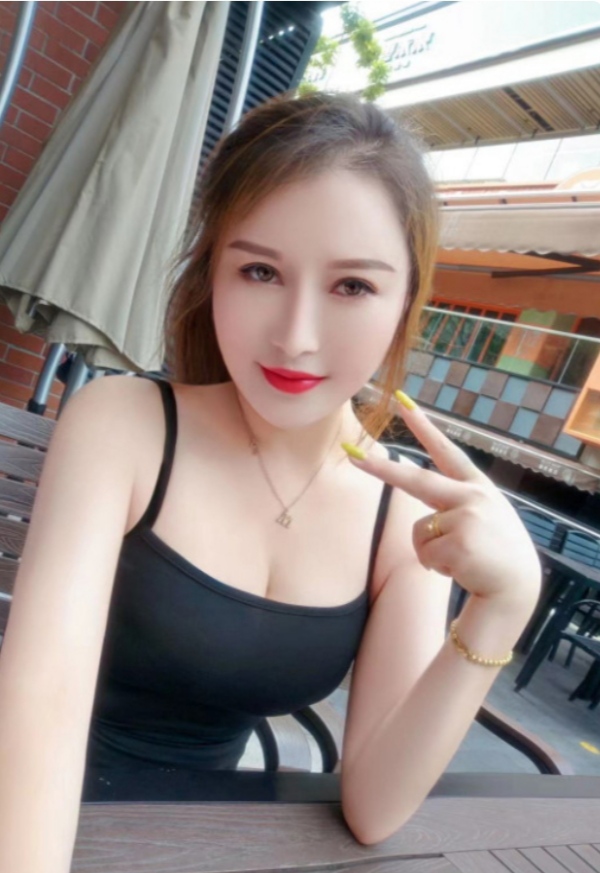 粤华路丰满白嫩少妇贝贝