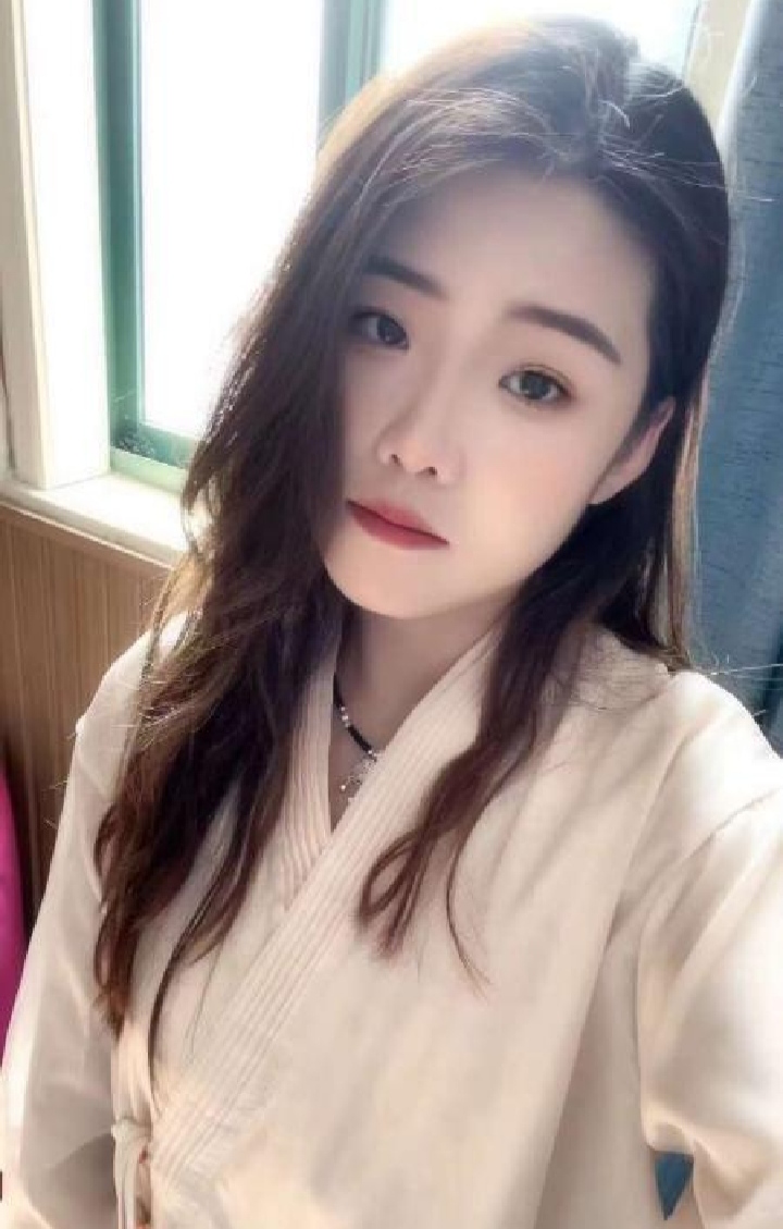 南站丰满白净的球球