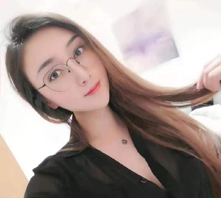 福田模特身材眼镜尤物