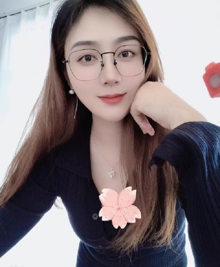 福田模特身材眼镜尤物