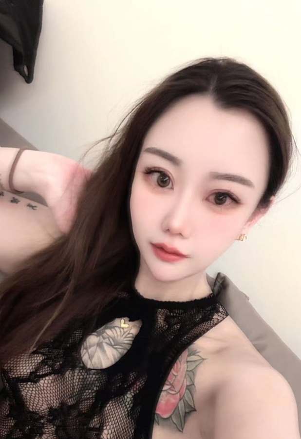 性价比很高的纹身小姐姐