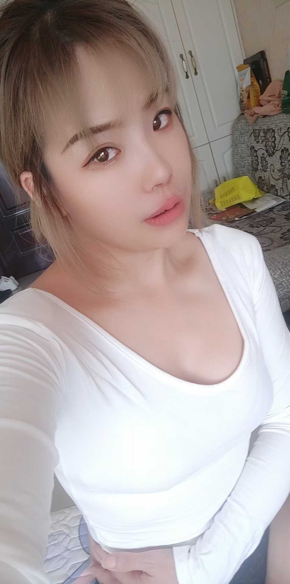 身体非常软的妹子