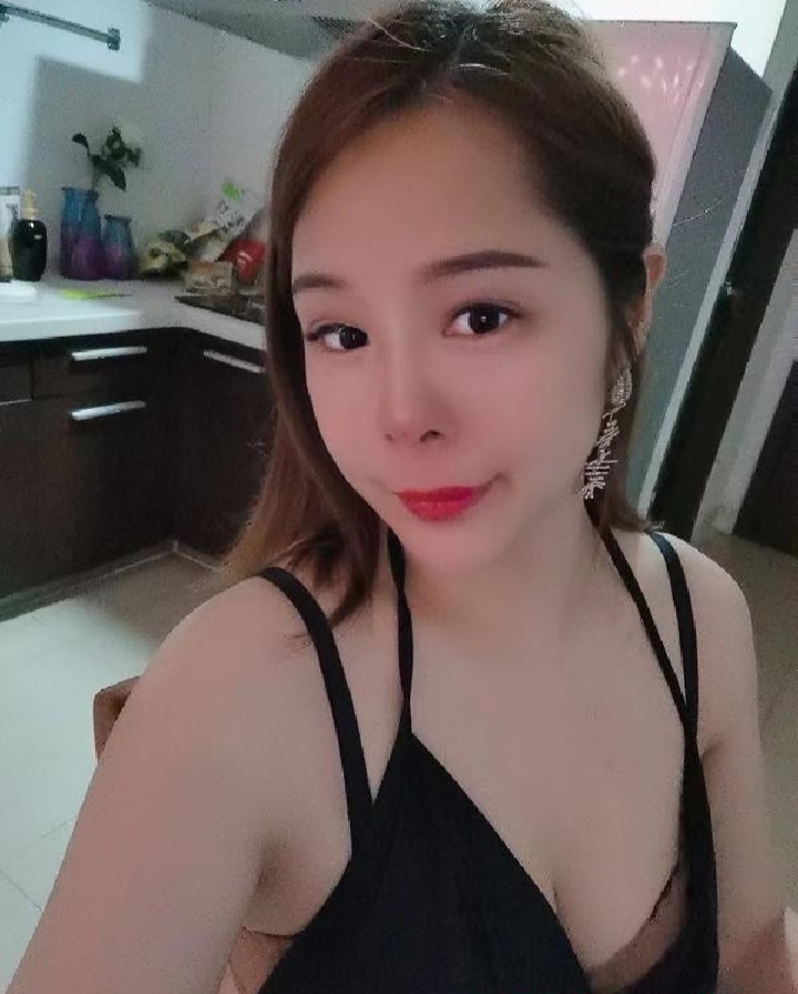 172大长腿丰满猫妹