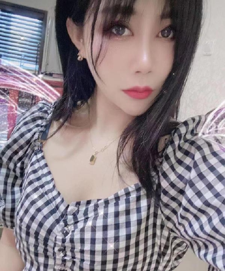 万虹路大夹子御姐