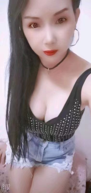 KH很卖力的一个妹妹