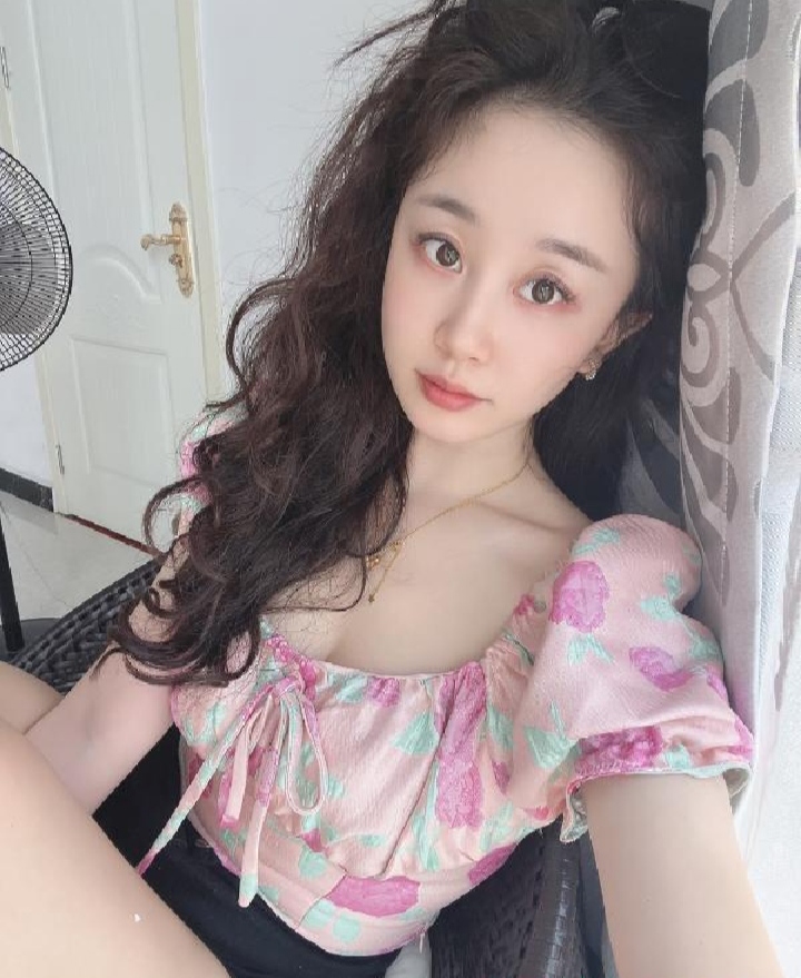 福田性感大胸小少妇