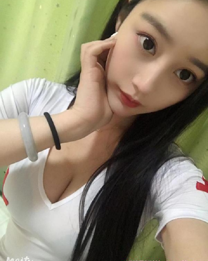 南开大胸制服尤物