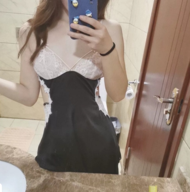 二七区长腿丝袜美妞