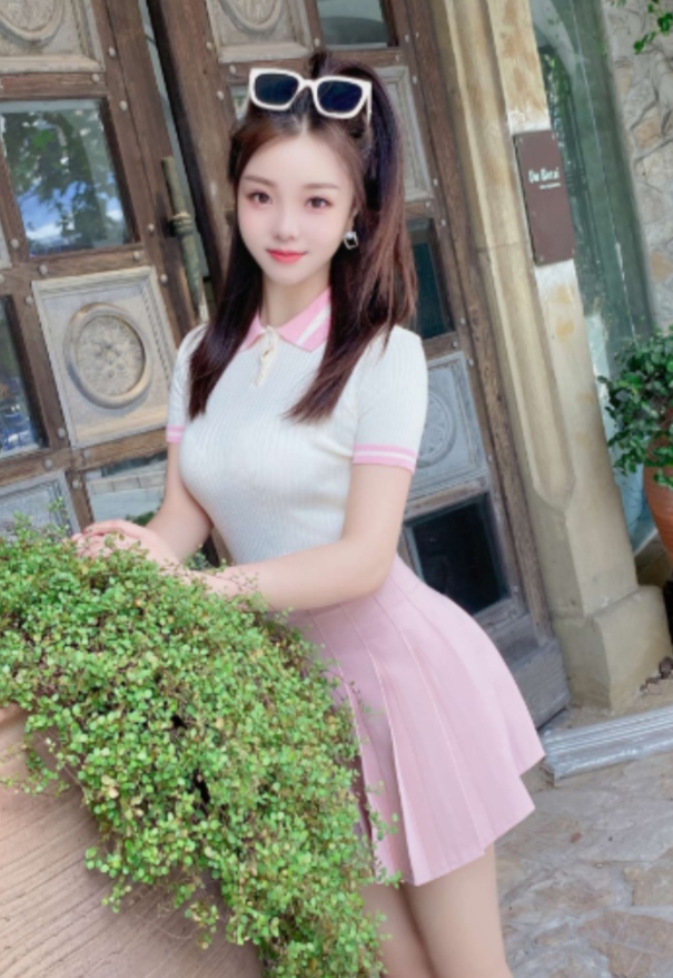 新街口粉嫩尤物女友