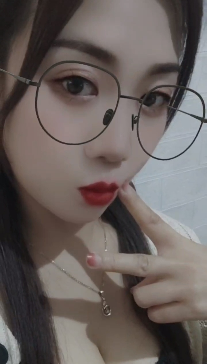 武进眼镜丝袜诱惑瑶瑶