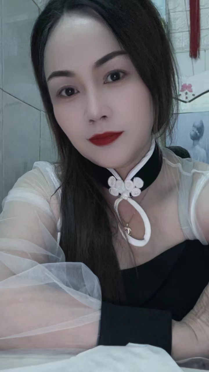 黑丝性感妹子值得试试