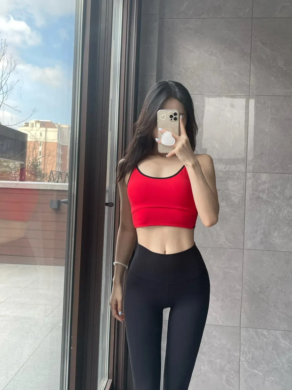 园区跨塘小师妹