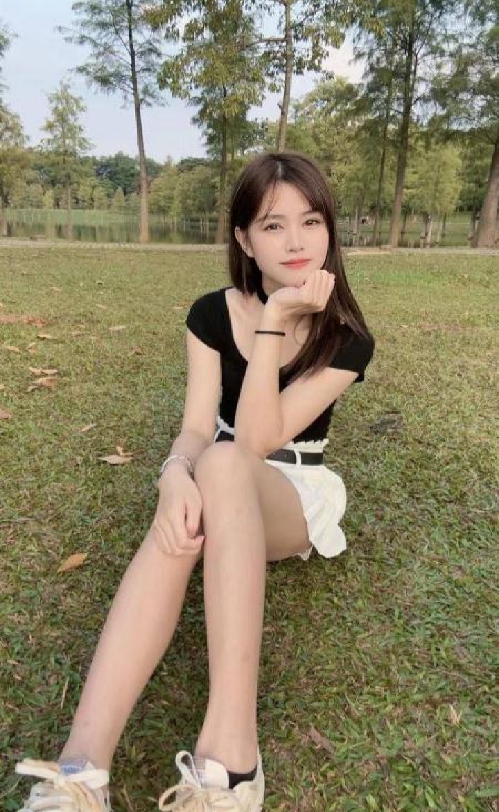 颜值系白嫩女友服务