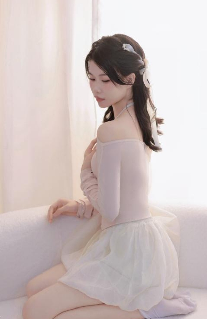 极品身材粉嫩米儿