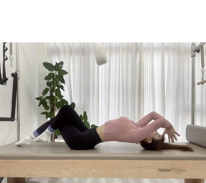 练瑜伽的杉杉老师