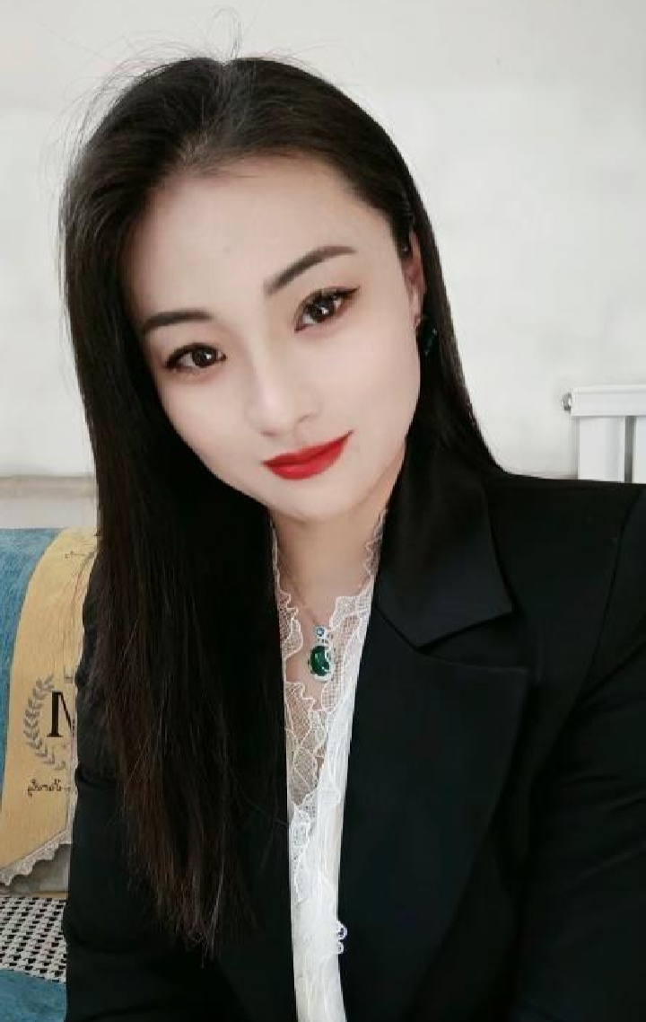 关山湖性感少妇栖栖