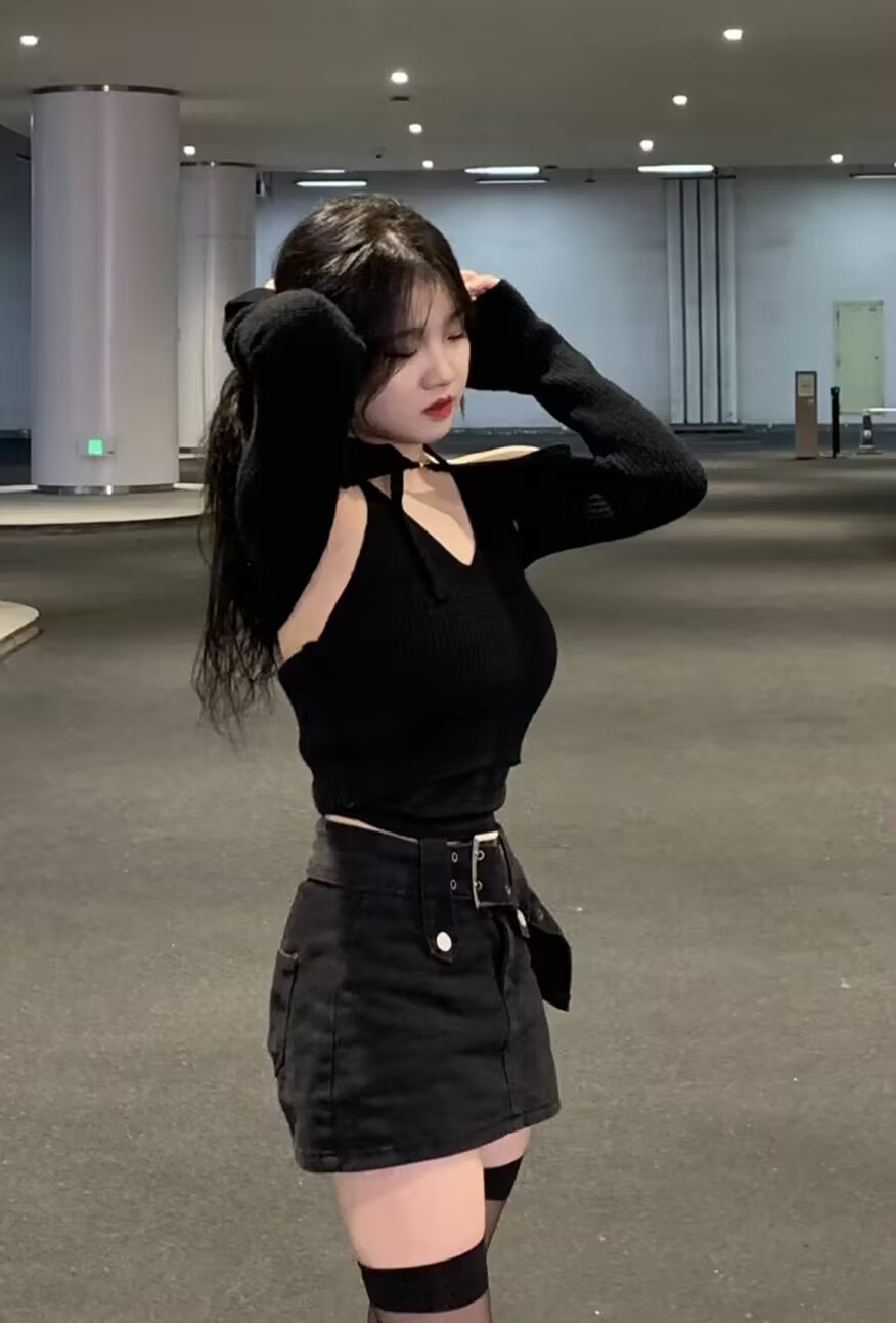 萧山银泰黑丝妹