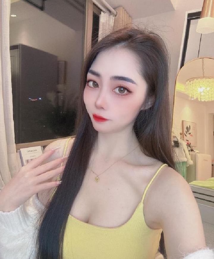 南山白嫩大奶柔情艾莉丝