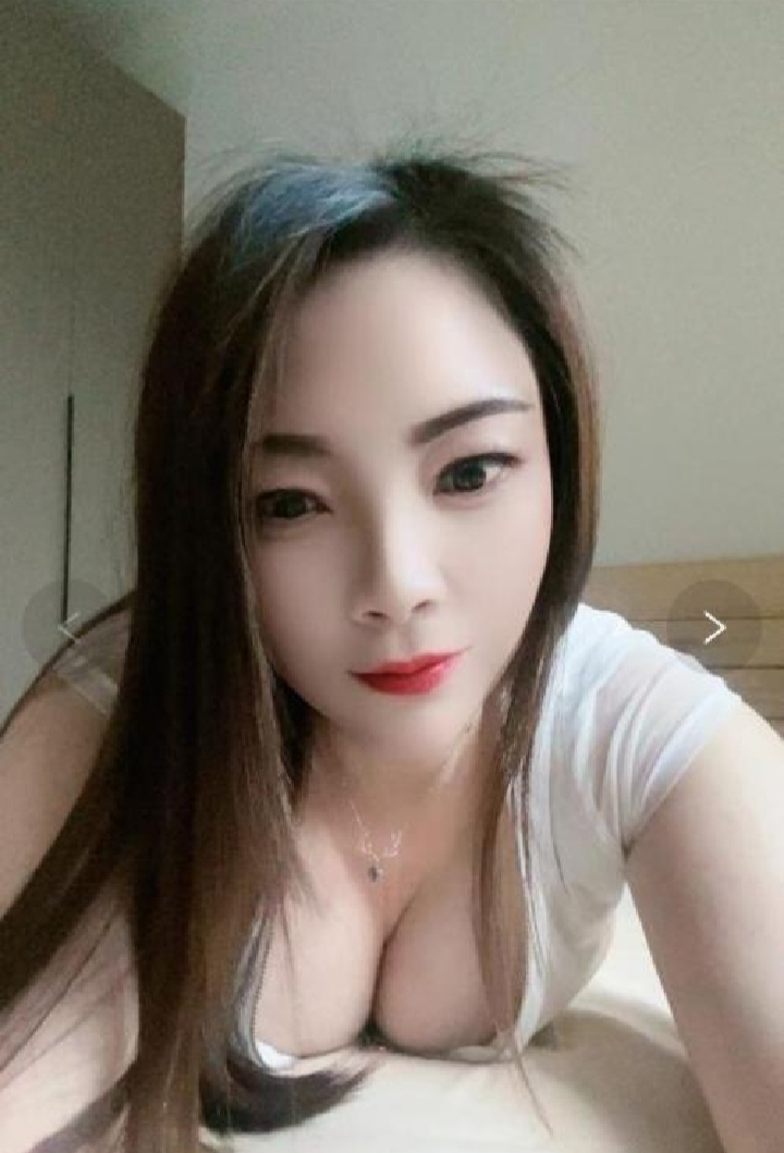 瑶海大长腿肤白少妇