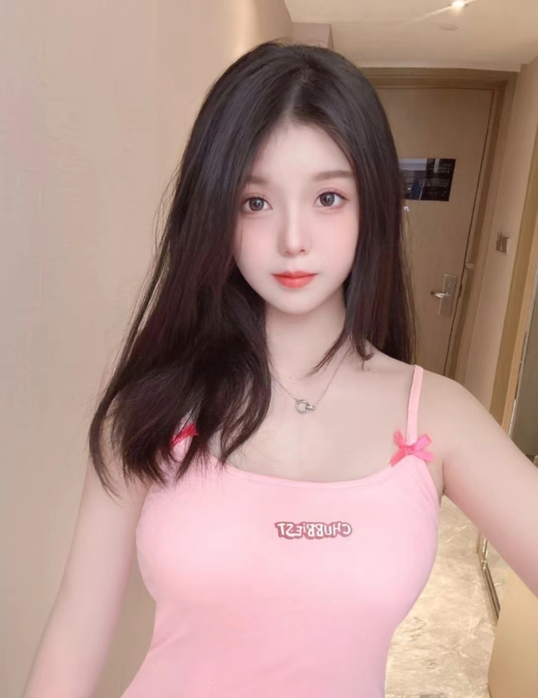 00后年轻妹子一位